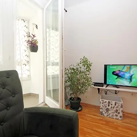 Apartment Mila - A Stylish Near Airport Sarajevo