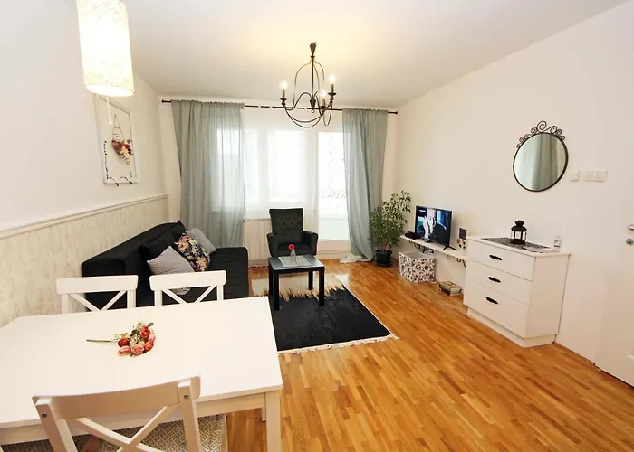 Mila - A Stylish Near Airport